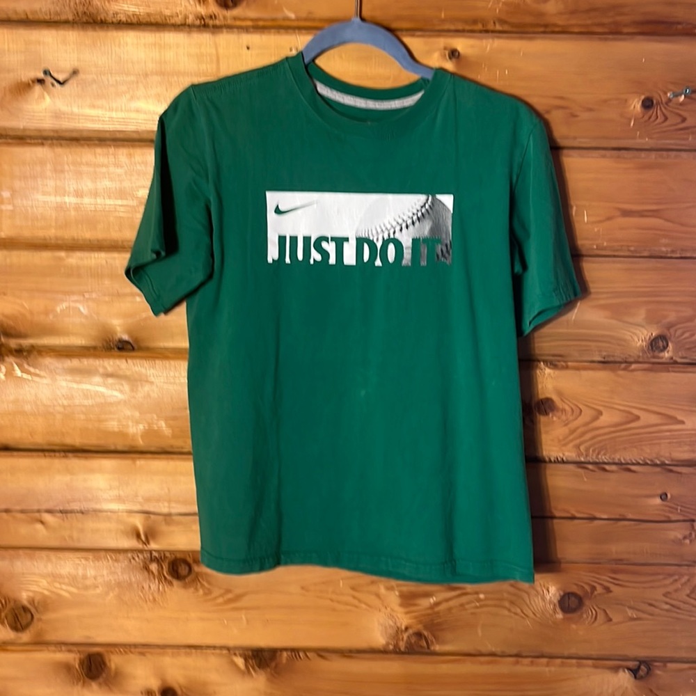 Nike Graphic T-shirt